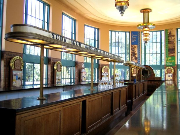 The_water_bar_in_the_Hall_of_Waters