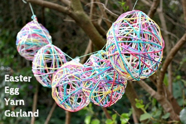 Easter-craft-yarn-egg-garland